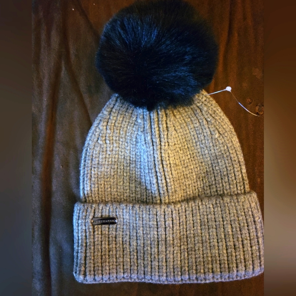STEEVE MADDEN winter pom pom hat